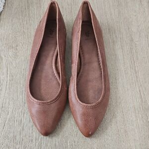 Classic Brown Pointed Flats